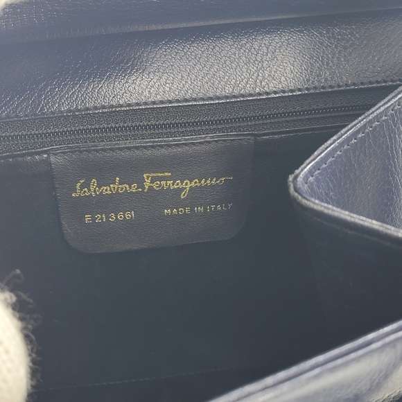VTG RARE Salvatore Ferragamo Dark Blue Shoulder Bag E 213661 Made in Italy Snap - Picture 6 of 12